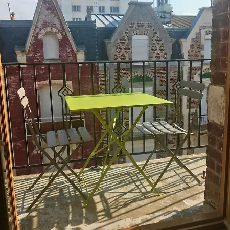 Διαμέρισμα A 30 M De La - Balcon - Proche Centre - Wifi -le Ceres 3 *